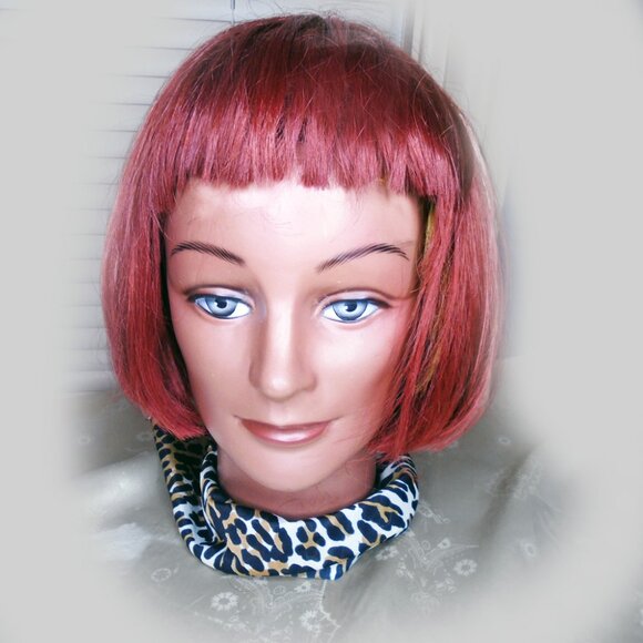 Red Hair Wig, Classic Bob for 50s Looks and 60s 70s 80s etc Styles - Picture 14 of 15